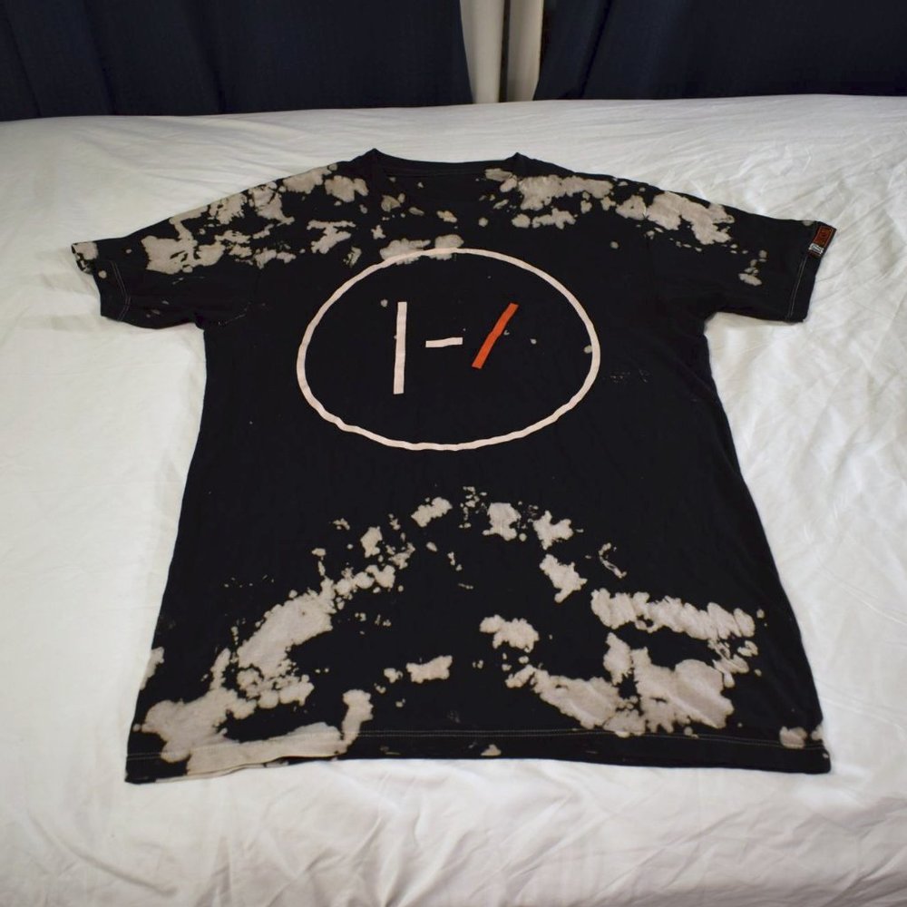 Twenty One Pilots - Dye Bird Tee